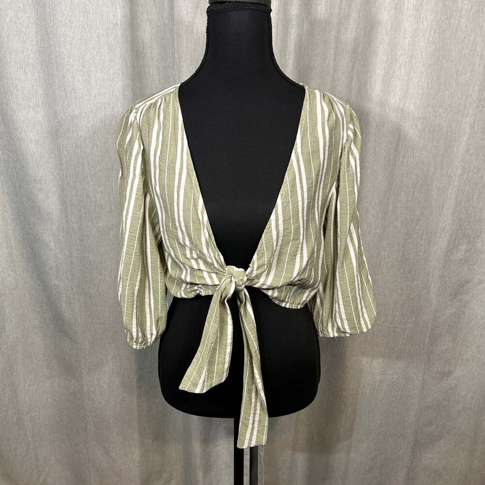 BCBGeneration Women's Woven Tie Front Crop Top Shirt, Olive Ivory, M : Amazon.co
